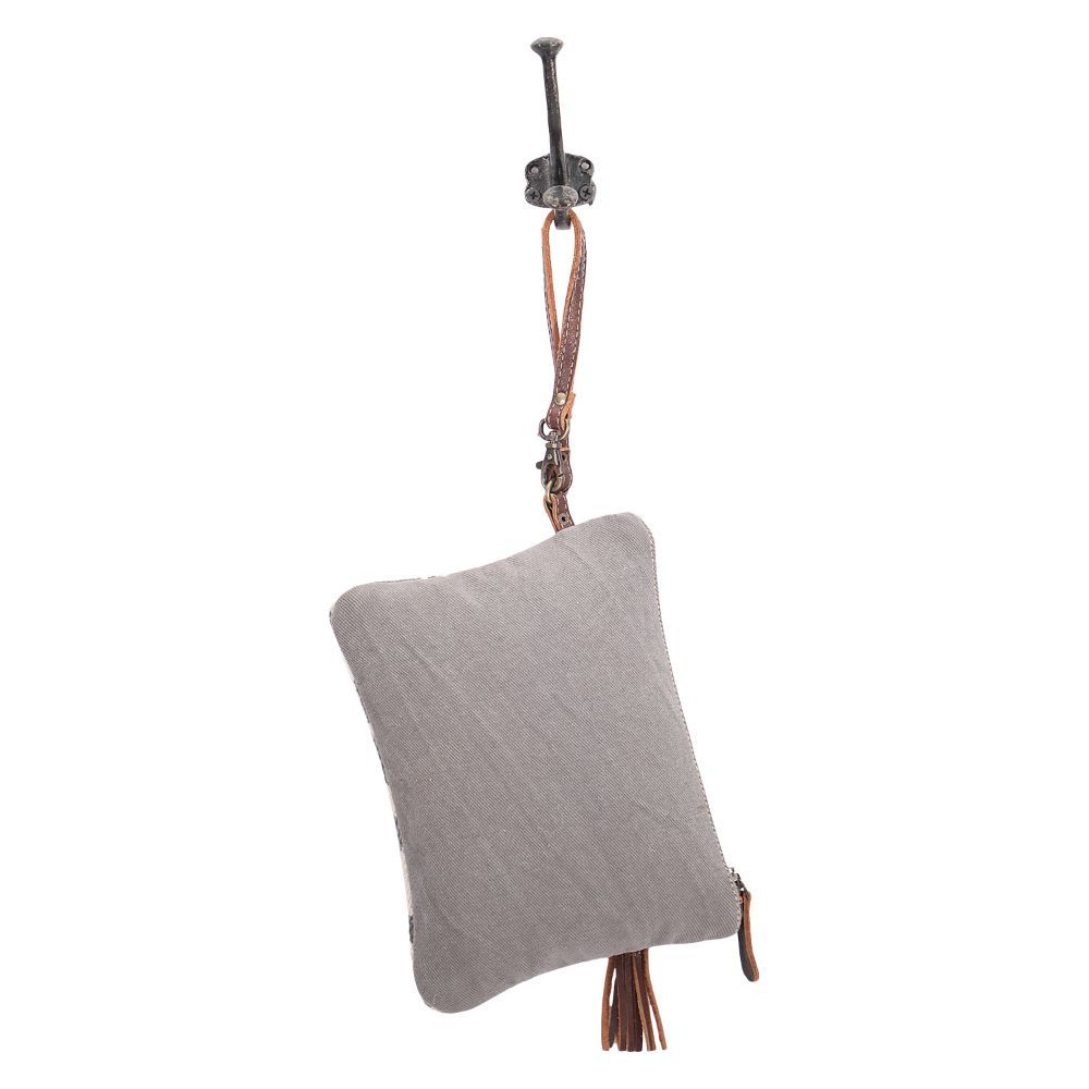 DISTRESSED POUCH