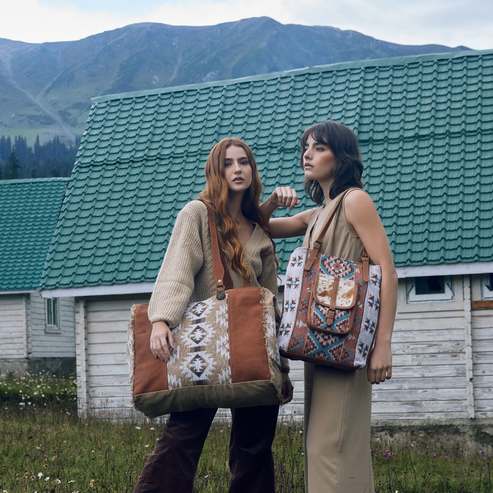 CAMILLA WEEKENDER